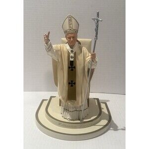 Danbury Mint Pope John Paul 2, 2000 Millennium Blessing Figurine Vintage